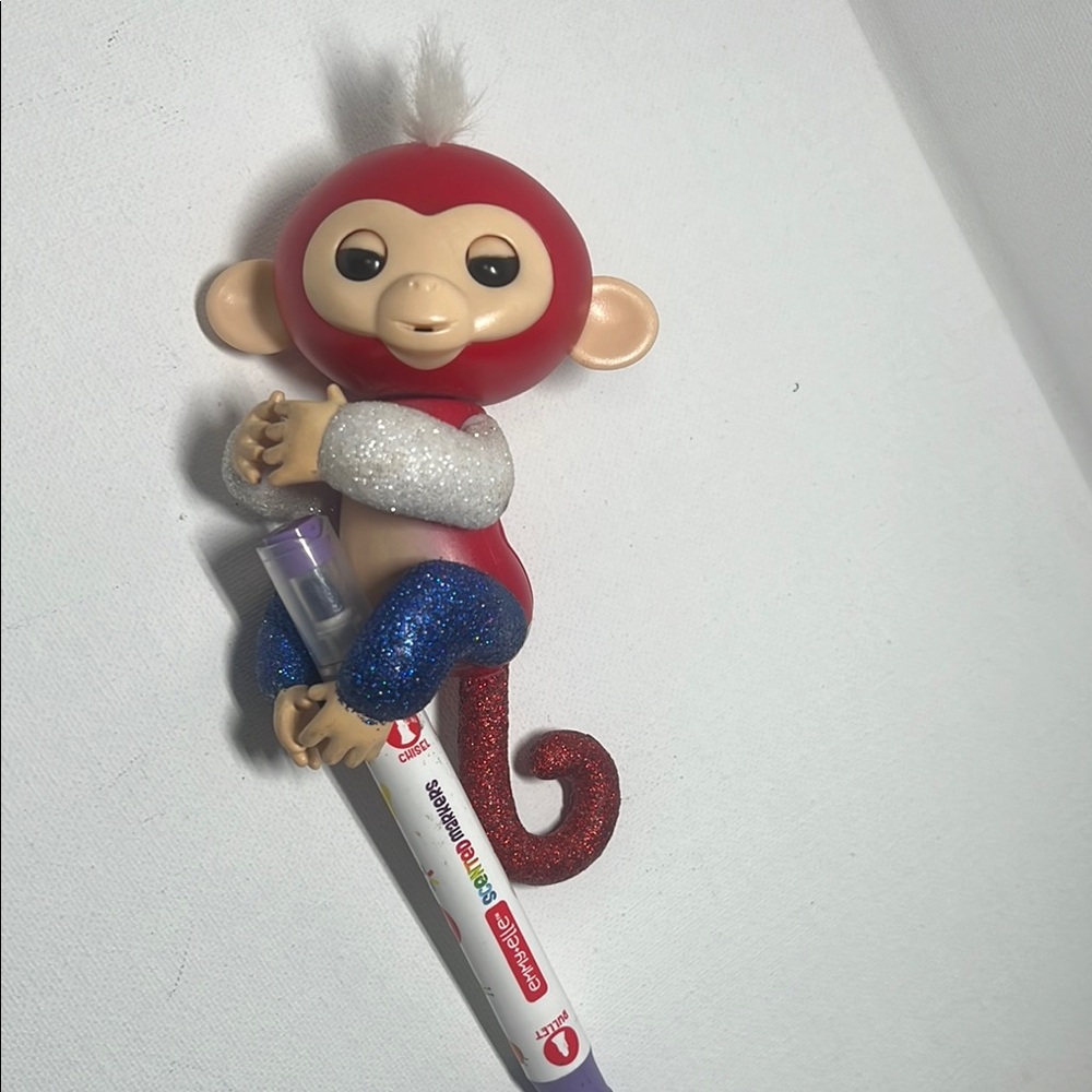 Colorful Monkey figurines,pen holder, talk